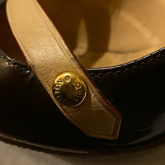 SOLD - Louis Vuitton 36.5 Vernis High Heels - Picture 3 of 17